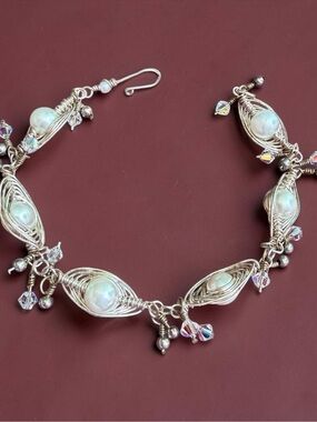 Handcrafted Silver Wire Pearl Bracelet - White
